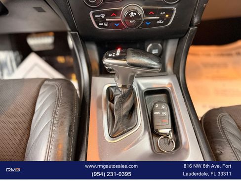 Used 2020 Dodge Charger Scat Pack RWD image 17