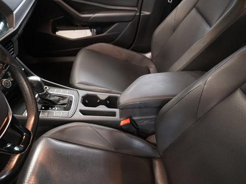 Used 2019 Volkswagen Jetta SE FWD image 8