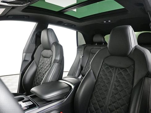 Used 2024 Audi SQ8 Prestige w/ Prestige Package image 5
