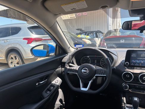 Used 2025 Nissan Sentra SV FWD image 32