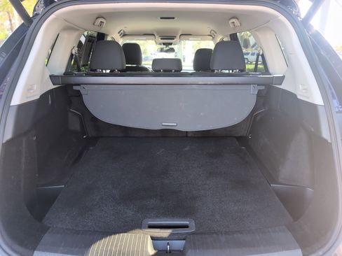 Used 2024 Nissan Rogue SV image 28