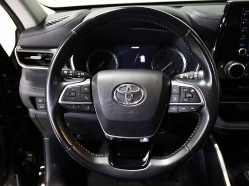 Used 2021 Toyota Highlander XLE image 36
