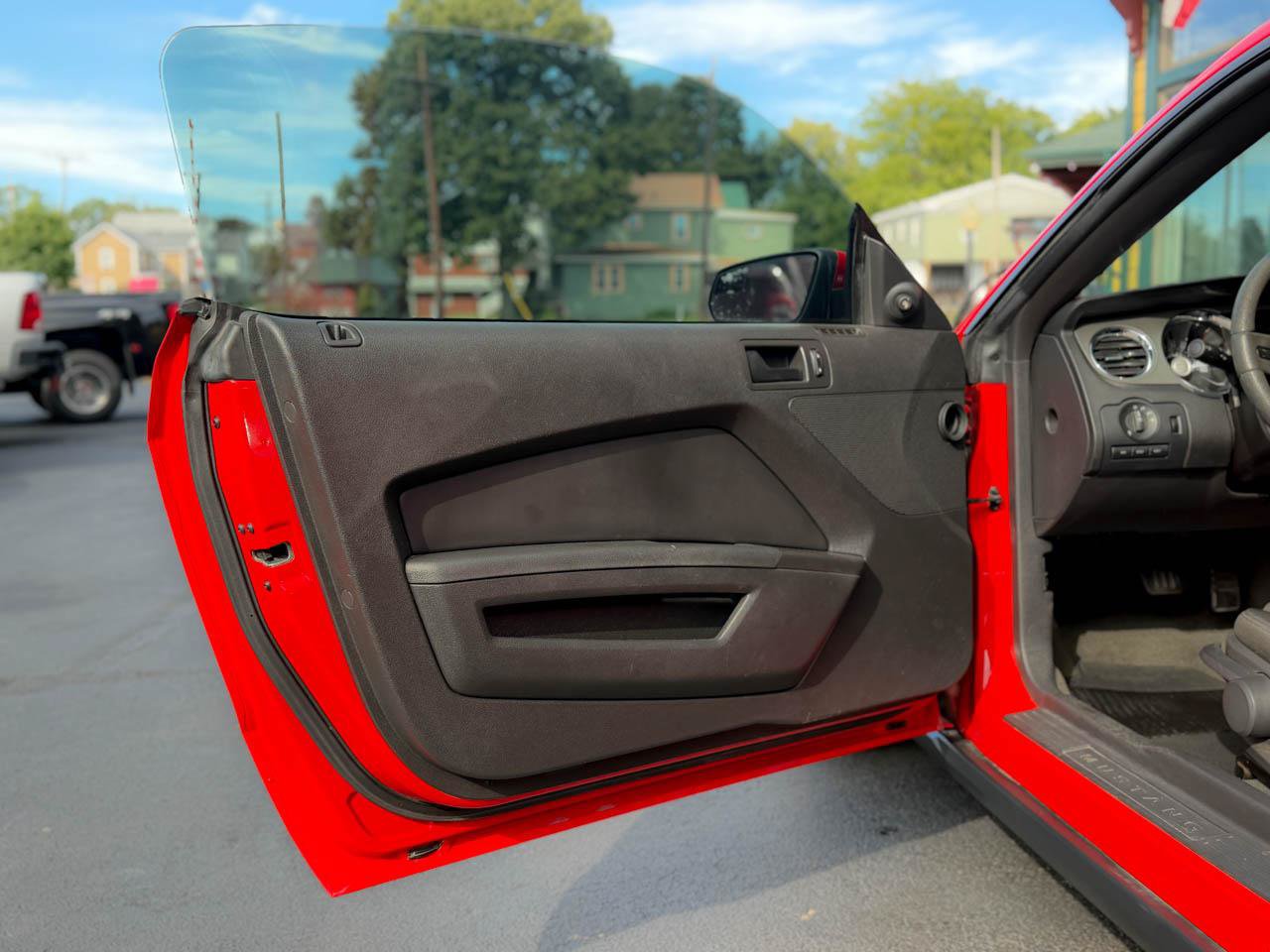 Used 2012 Ford Mustang GT RWD image 13