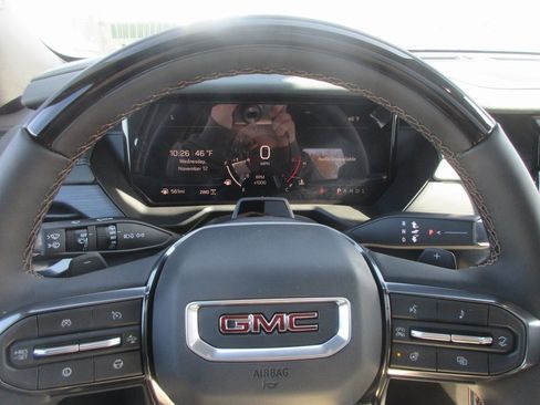 New 2026 GMC Acadia AT4 image 18