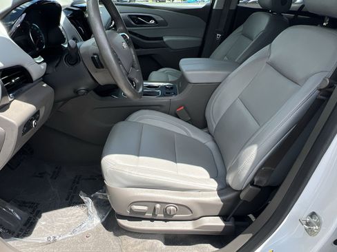Used 2019 Chevrolet Traverse Premier w/ Driver Confidence II Package FWD image 10