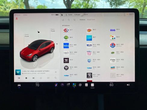 Used 2022 Tesla Model Y Long Range AWD/4WD image 27