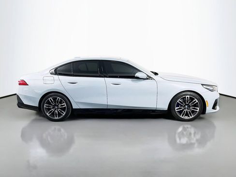 Used 2024 BMW 540i xDrive w/ Premium Package AWD/4WD image 4