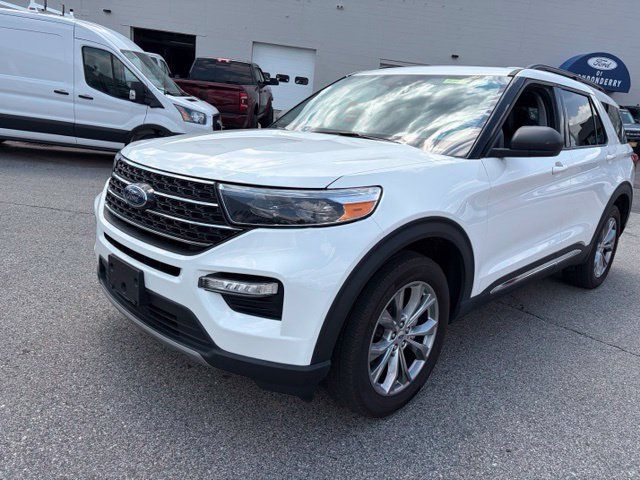 Certified 2022 Ford Explorer XLT w/ Equipment Group 202A AWD/4WD image 7