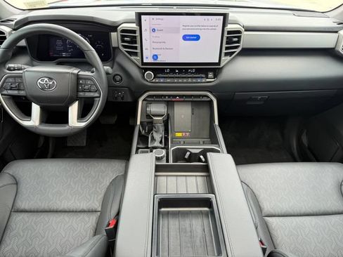 Used 2025 Toyota Tundra Limited AWD/4WD image 21