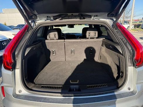 Used 2025 Cadillac XT4 Premium Luxury image 8