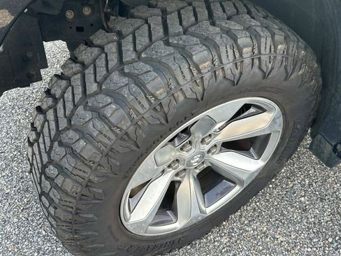 Used 2022 RAM 1500 Limited image 10