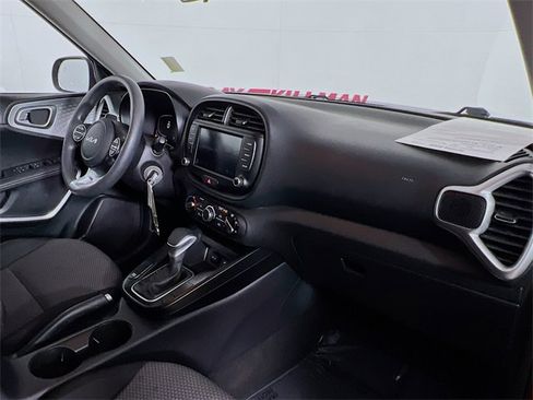 Used 2023 Kia Soul LX w/ LX Technology Package image 34