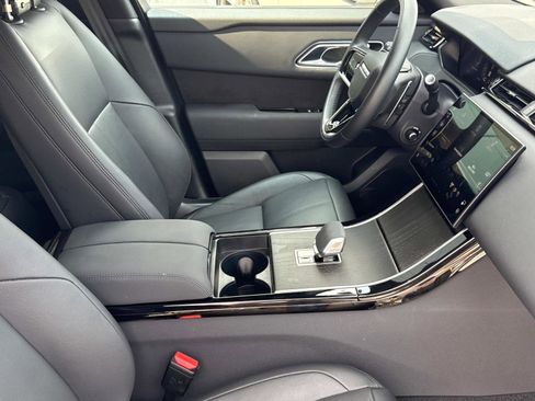 Certified 2025 Land Rover Range Rover Velar Dynamic SE image 5