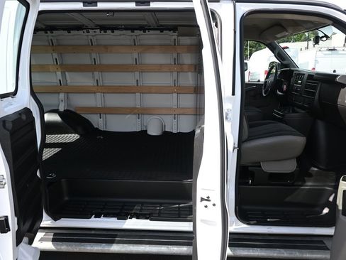 Used 2024 Chevrolet Express 2500 w/ Driver Convenience Package RWD image 19