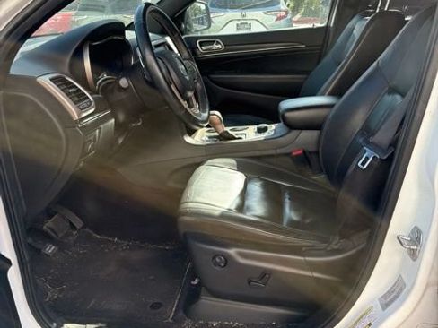Used 2017 Jeep Grand Cherokee Limited AWD/4WD image 5
