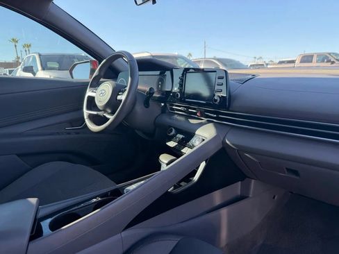 Used 2021 Hyundai Elantra SEL w/ Convenience Package FWD image 26