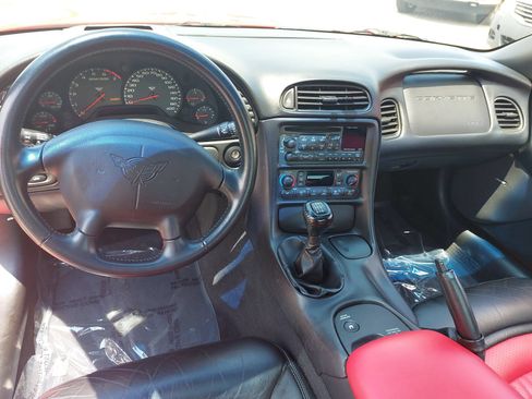 Used 2004 Chevrolet Corvette Coupe w/ Preferred Equipment Group RWD image 13