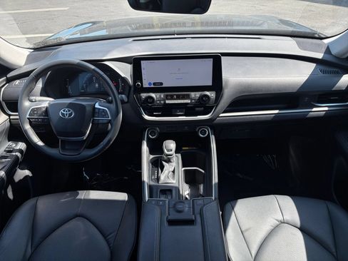 Used 2025 Toyota Grand Highlander FWD image 33