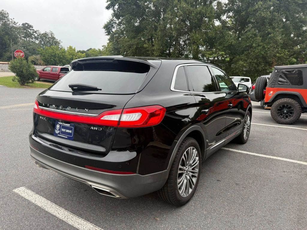 Used 2016 Lincoln MKX Reserve AWD/4WD image 6