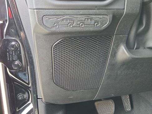 Used 2025 Jeep Wrangler Sahara image 14