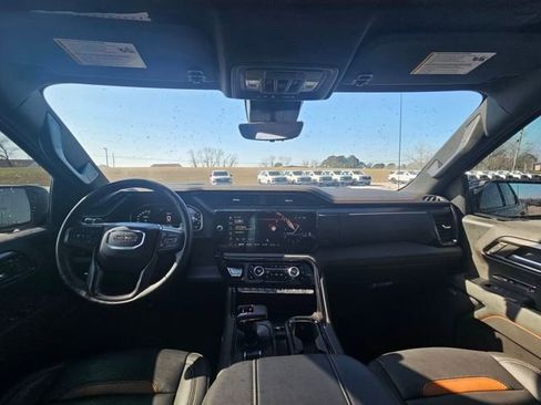 Used 2023 GMC Sierra 1500 AT4 w/ AT4 Premium Package image 12