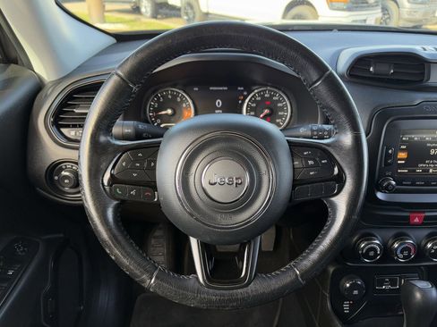 Used 2017 Jeep Renegade Altitude image 14