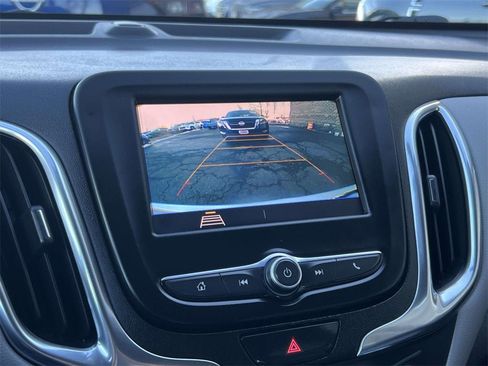 Used 2021 Chevrolet Equinox LS image 18