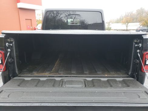 Certified 2022 Jeep Gladiator Overland image 10