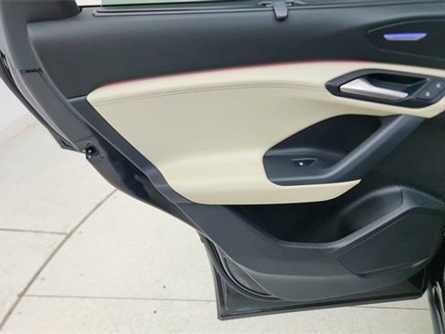 Used 2025 Audi Q6 e-tron Premium Plus w/ Premium Plus image 31