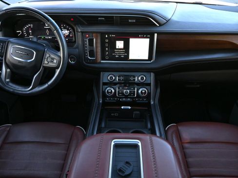 Used 2023 GMC Yukon XL Denali Ultimate image 17