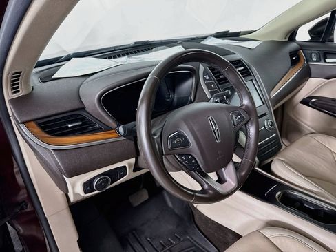 Used 2017 Lincoln MKC Select w/ Select Plus Package AWD/4WD image 4