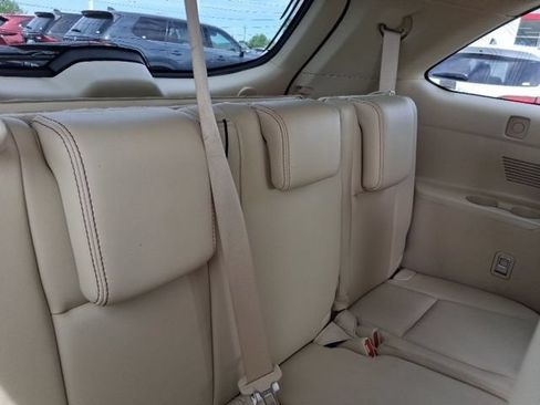 Used 2017 Toyota Highlander Limited AWD/4WD image 9