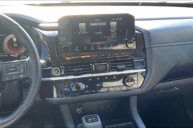 Used 2023 Nissan Pathfinder Platinum AWD/4WD image 6
