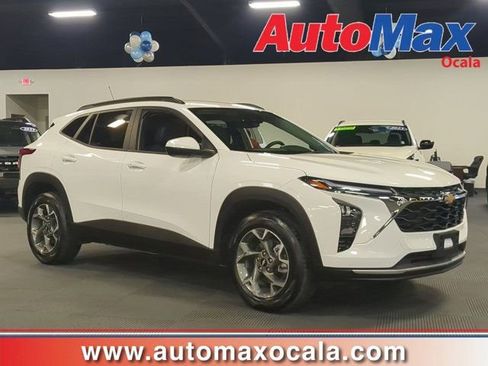 Used 2025 Chevrolet Trax LT w/ LT Convenience Package image 1