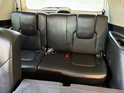 Used 2021 Nissan Armada SV w/ SV Appearance Package RWD image 34
