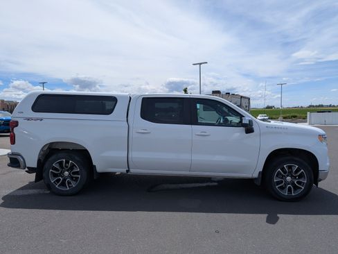 Certified 2022 Chevrolet Silverado 1500 LT w/ Convenience Package II AWD/4WD image 7