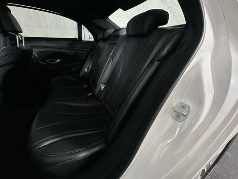 Used 2017 Mercedes-Benz S 550 Sedan image 23