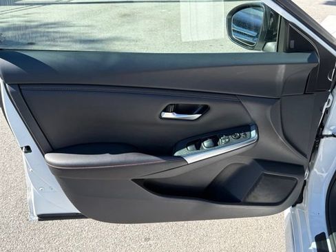 Used 2024 Nissan Sentra SR FWD image 12