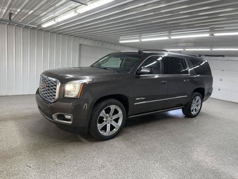 Used 2019 GMC Yukon XL Denali w/ Denali Ultimate Package AWD/4WD image 4