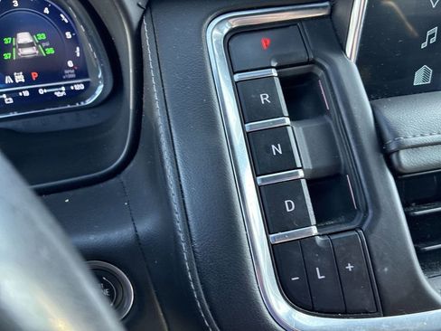 Used 2023 Chevrolet Tahoe Z71 w/ Luxury Package image 18