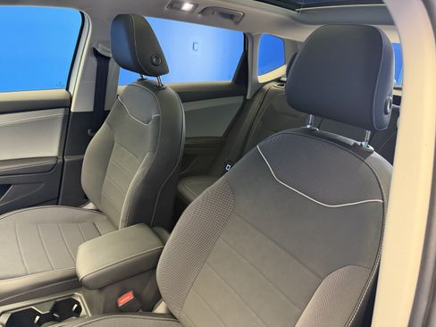 Certified 2024 Volkswagen Taos SE AWD/4WD image 12