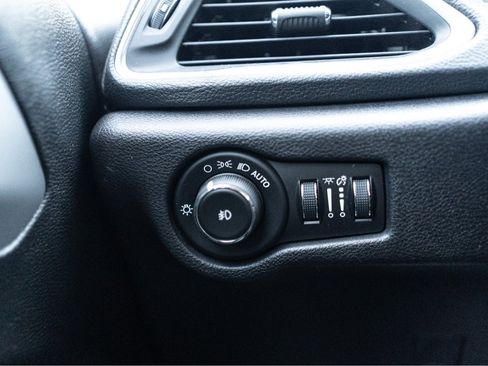 Used 2019 Chrysler Pacifica Limited w/ Advanced Safetytec Group image 20