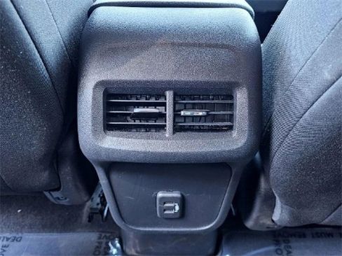 Used 2021 Chevrolet Equinox LT image 26