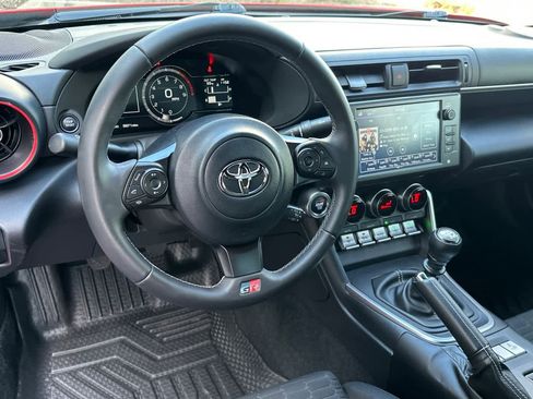 Used 2024 Toyota GR86 image 14
