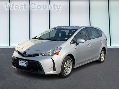 Used 2017 Toyota Prius V Two w/ Carpet Mat Package FWD image 8