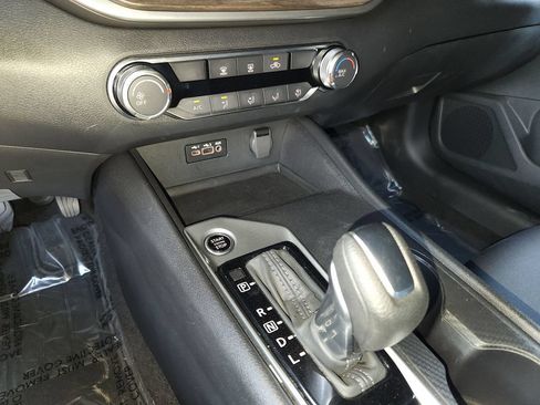 Used 2025 Nissan Altima 2.5 SV FWD image 21