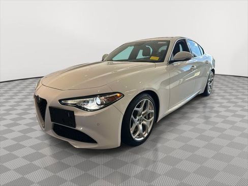 Used 2019 Alfa Romeo Giulia Ti image 7