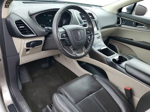 Used 2019 Lincoln Nautilus Reserve FWD image 6