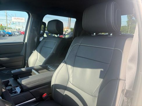 Used 2026 Toyota Tundra Limited AWD/4WD image 18