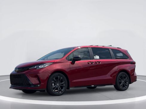 New 2026 Toyota Sienna XSE FWD image 2